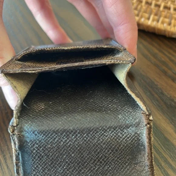 Louis Vuitton damier pouch - Picture 9 of 9